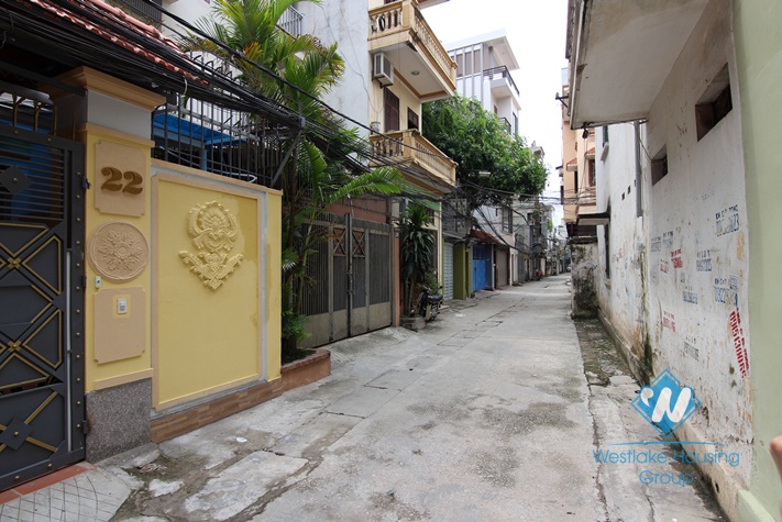 Open floor plan house in Ba Dinh for rent